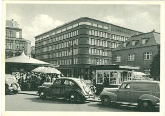 Gelsenkirchen, Hans-Sachs Haus mit Marktstandt, 1953