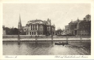 Schwerin, Landestheater und Museum, ca. 40er Jahre