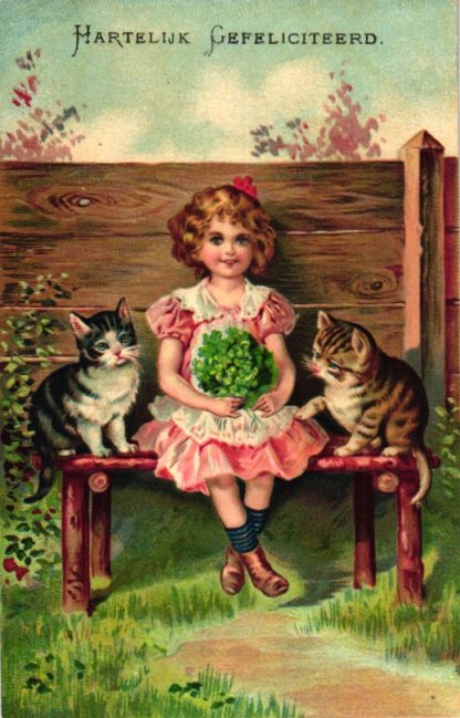 Mädchen mit zwei Katzen, Prägekarte, um 1910